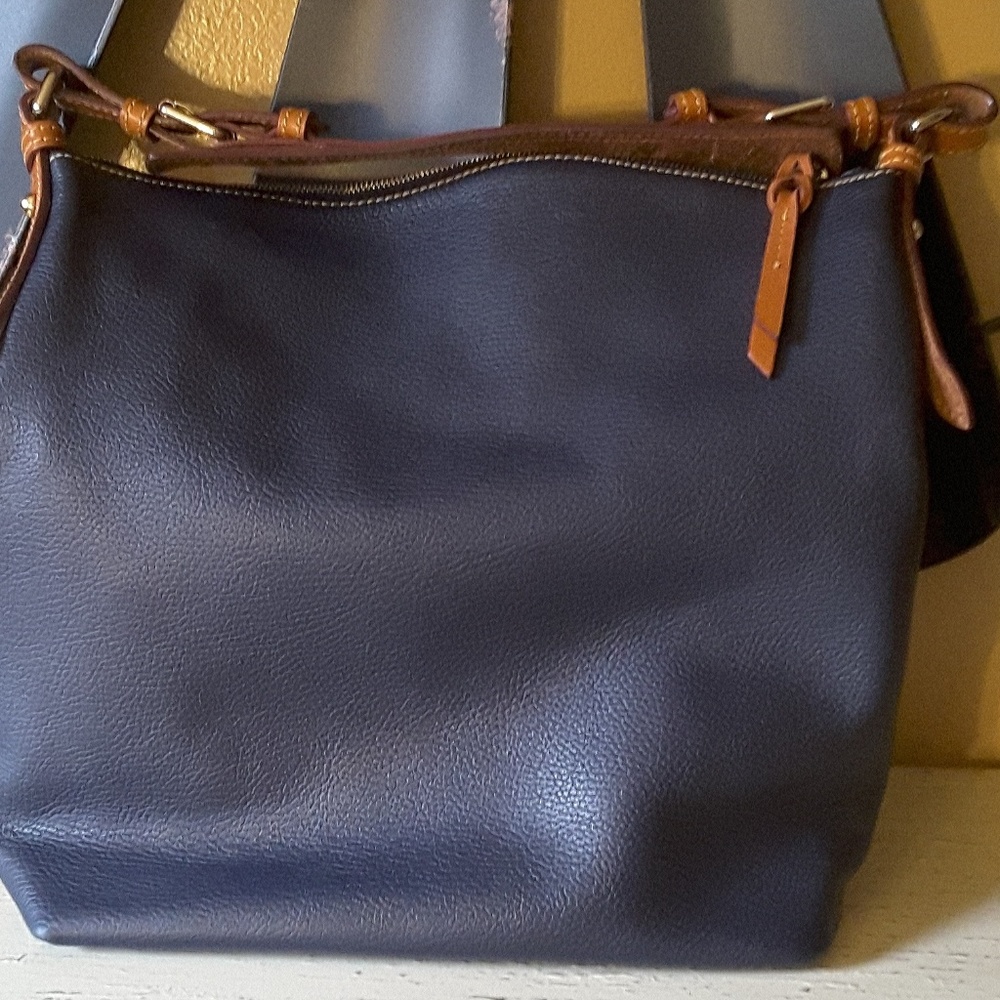 Designer Handbag - Picture 3 of 6